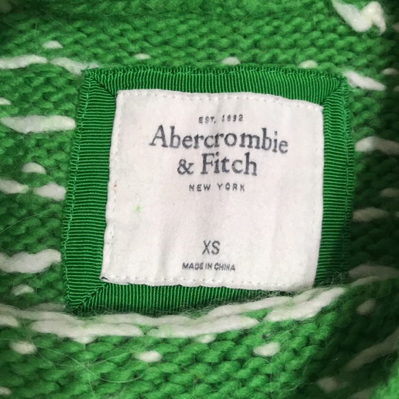 Abercrombie & Fitch Cropped Sweater - Picture 3 of 5